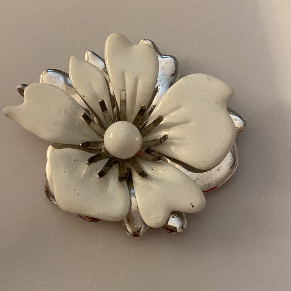 9 Vintage Floral Flower Themed Pins Brooches incl Sarah Coventry Avon Monet - Picture 6 of 16